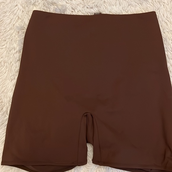 Skims swim Cocoa tank and shorts set - Picture 2 of 8